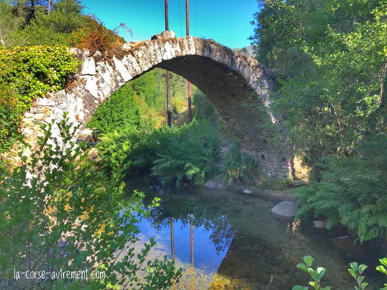 Le pont génois de Zipitoli en Corse Le pont génois de Zipitoli en Corse