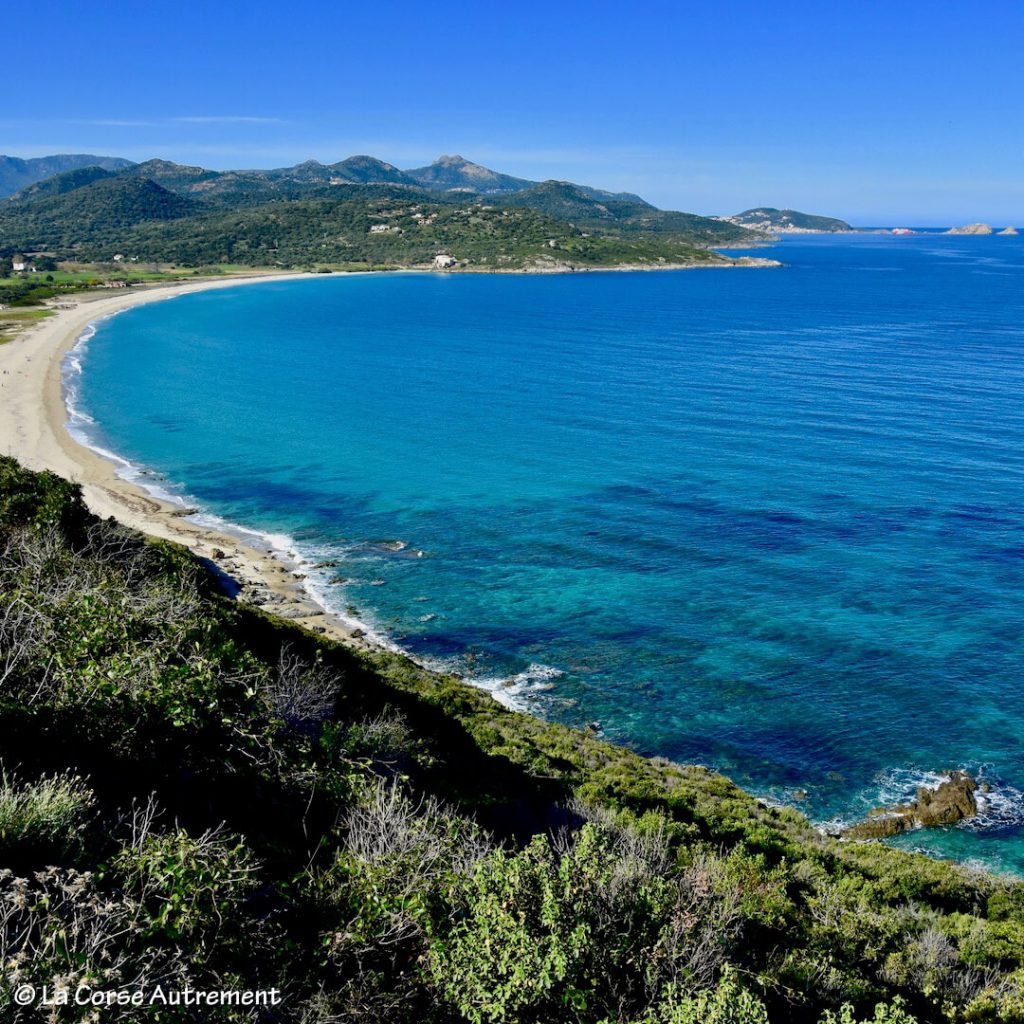 La plage de Lozari en Corse