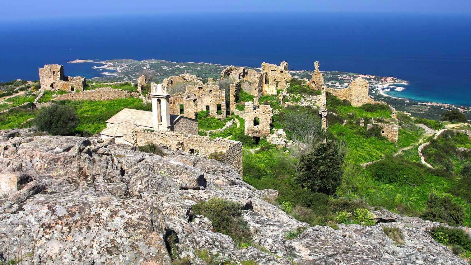 occi-le-village-abandonn-situ-lumio-en-haute-corse