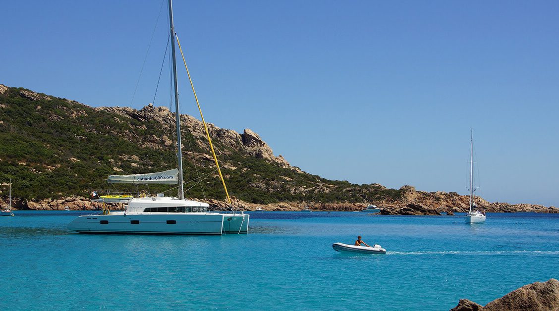 tour de la corse en catamaran