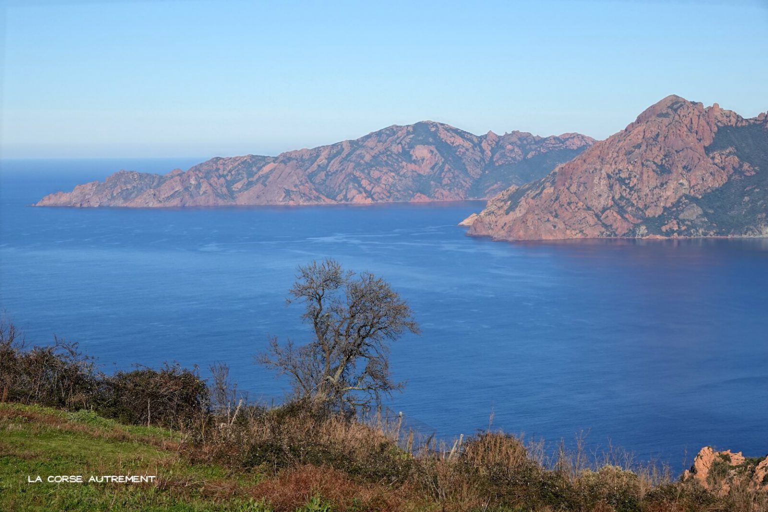 Le village de Piana en Corse et ses Calanques, un incontournable